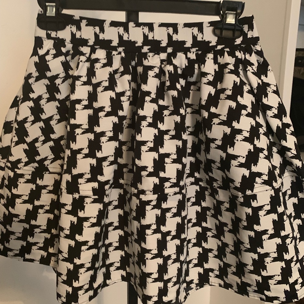 Express Houndstooth midi skirt